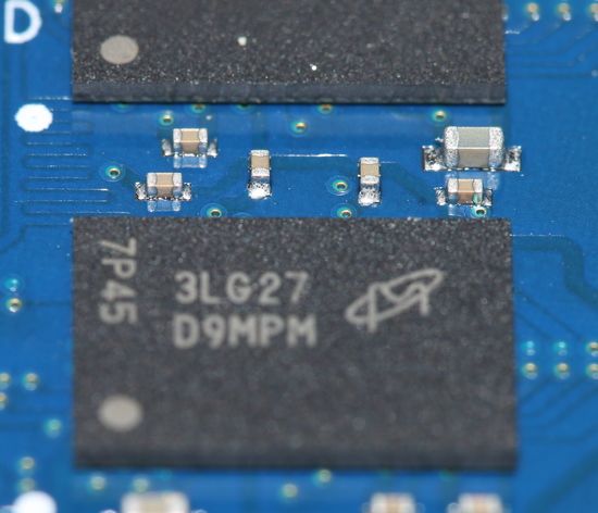 2x128MB DDR3 DRAM